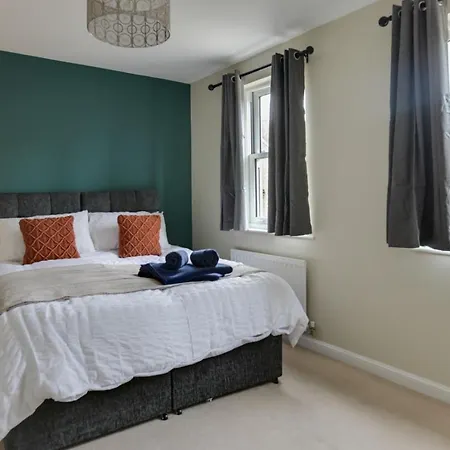 Two Bedroom Coach House - Free Allocated Parking For 2 Vehicles - Central Colchester Exterior photo